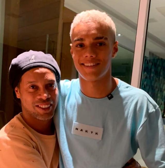 1675840611212050979.jpg 38ae15a5e4436b0692b3-ronaldinhofilho-joão-mendes-reprodução.jpg