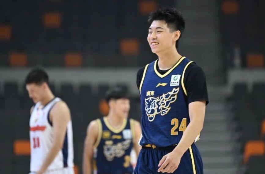 kaiyun-崔永熙表态已恢复100%，山西内线大将伤病，青岛官宣签约新大外援